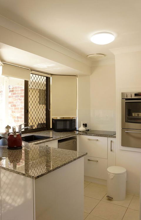Suffolk House - Hotel Accommodation 9