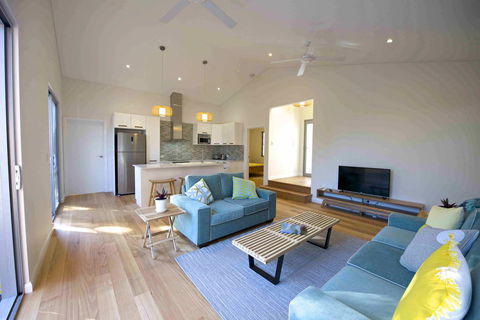 Sunny Blinco Street House - Hotel Accommodation 2