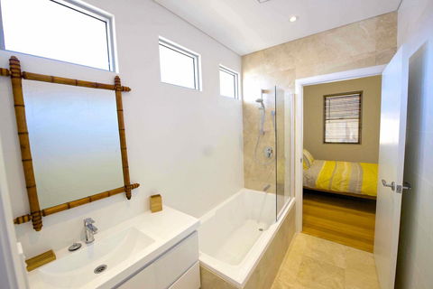 Sunny Blinco Street House - Hotel Accommodation 9