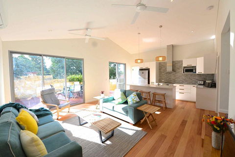 Sunny Blinco Street House - Hotel Accommodation 0