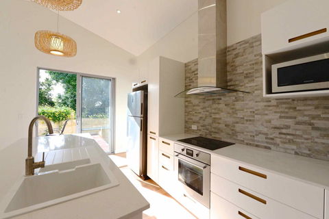 Sunny Blinco Street House - Hotel Accommodation 3