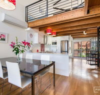 Spacious Central Townhouse - Hotel Accommodation