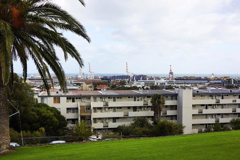 Studio 208 With Ocean Views - Hotel Accommodation 24