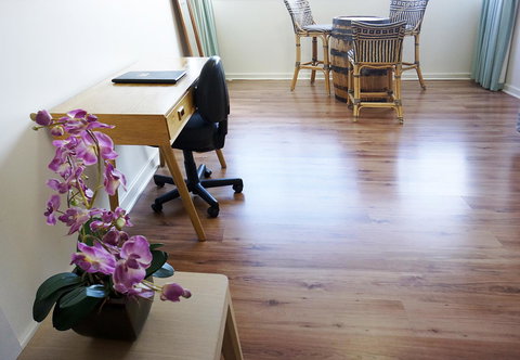 Studio 208 With Ocean Views - Hotel Accommodation 7