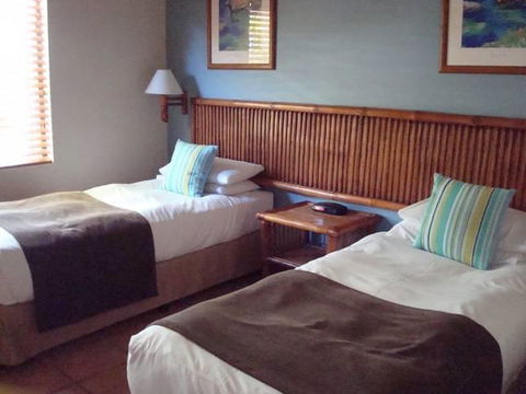 Presidential Bungalow - Hotel Accommodation 4