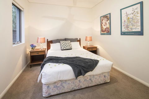 Calm Waters - Hotel Accommodation 9