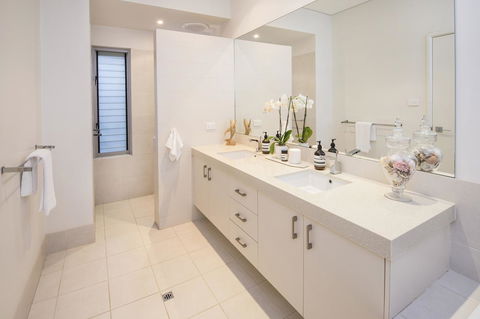 Calm Waters - Hotel Accommodation 20