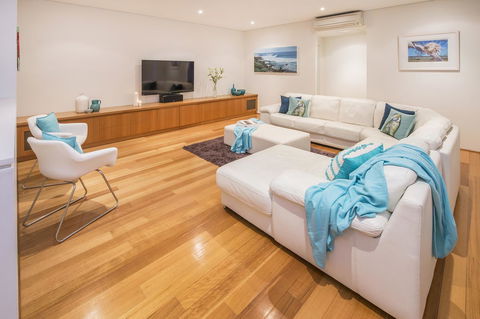 Calm Waters - Hotel Accommodation 22