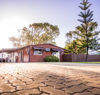 The Bothy Lancelin Family Retreat - Hotel Accommodation
