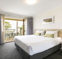 Nightcap at the Ship Inn - Hotel Accommodation