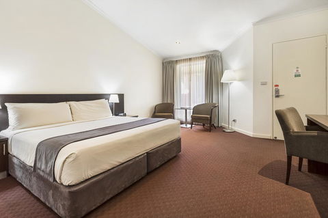 Karratha International Hotel - Hotel Accommodation 24