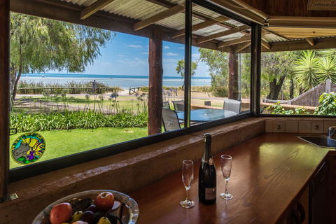 Beach House Dunsborough - Hotel Accommodation 5