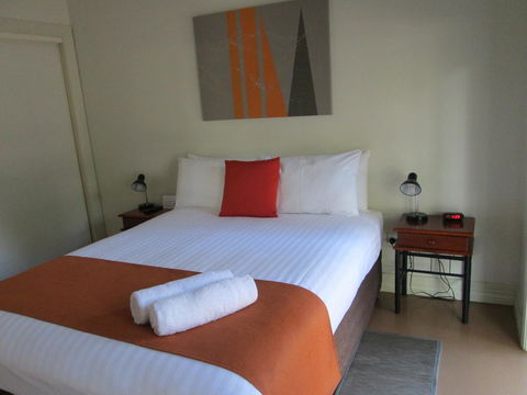 Breezes Apartments - Hotel Accommodation 5