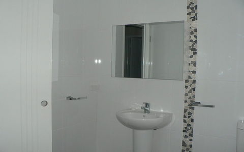 Breezes Apartments - Hotel Accommodation 11