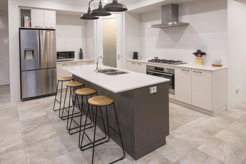 15 Cabot Close - Hotel Accommodation 12