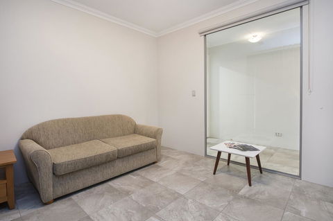 15 Cabot Close - Hotel Accommodation 17