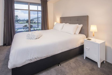 15 Cabot Close - Hotel Accommodation 7