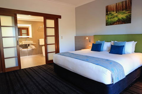 Novotel Vines Resort Swan Valley - Hotel Accommodation 2