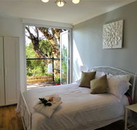 Treetops Cottage - Hotel Accommodation