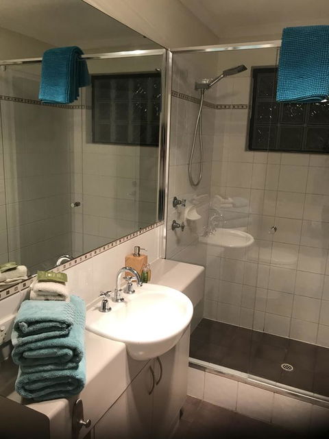 THE SANCTUARY LUXURY HOLIDAY HOME - Hotel Accommodation 2
