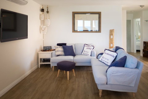 Cottesloe Blue Apartment - Executive Escapes - Hotel Accommodation 3