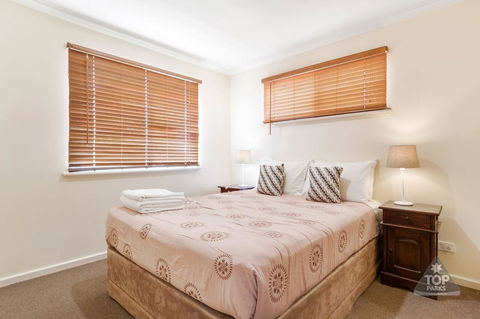 Dongara Tourist Park - Hotel Accommodation 10