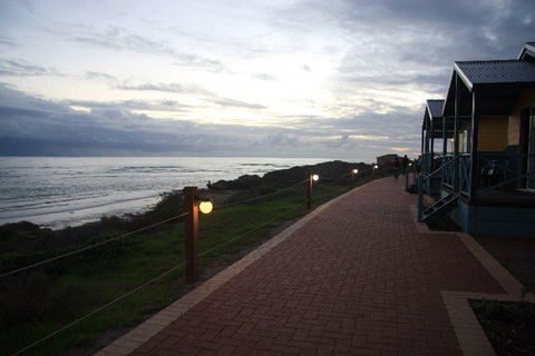 Dongara Tourist Park - Hotel Accommodation 13