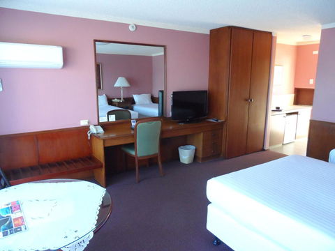 Clifton Motel & Grittleton Lodge - Hotel Accommodation 17