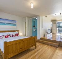 Cottesloe Tree Top Studio - Hotel Accommodation