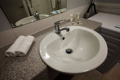 Beadon Bay Hotel - Hotel Accommodation 10