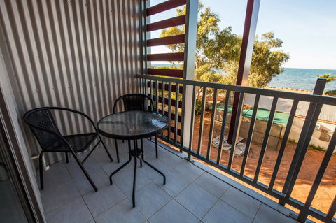 Beadon Bay Hotel - Hotel Accommodation 7