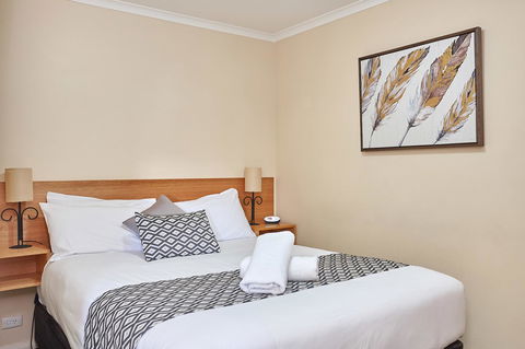 Elphin Serviced Apartments - Hotel Accommodation 4