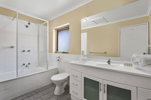Elphin Serviced Apartments - Hotel Accommodation 38