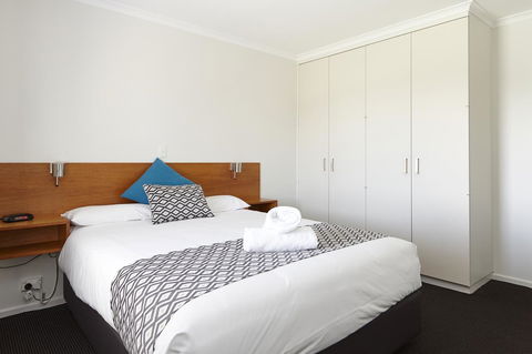 Elphin Serviced Apartments - Hotel Accommodation 25