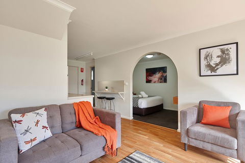 Elphin Serviced Apartments - Hotel Accommodation 11