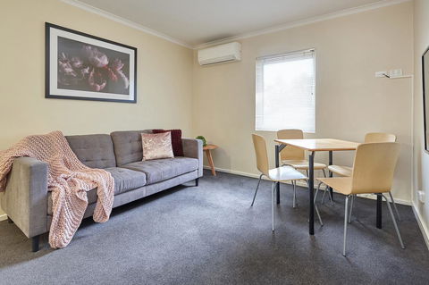 Elphin Serviced Apartments - Hotel Accommodation 7