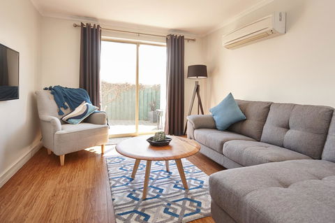 Elphin Serviced Apartments - Hotel Accommodation 13