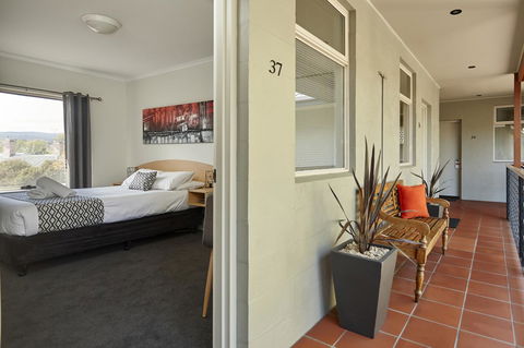 Elphin Serviced Apartments - Hotel Accommodation 35
