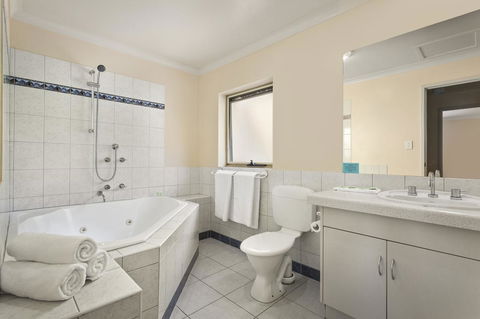 Elphin Serviced Apartments - Hotel Accommodation 37