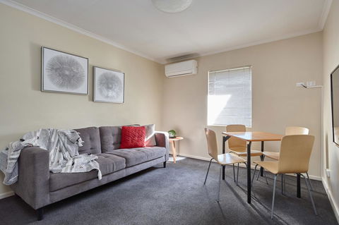 Elphin Serviced Apartments - Hotel Accommodation 10