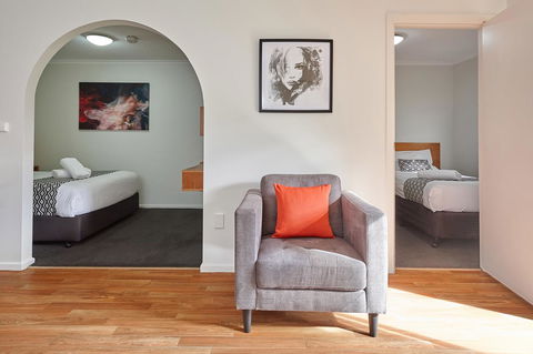 Elphin Serviced Apartments - Hotel Accommodation 5
