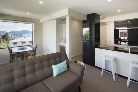 110 Hampden Apartments - Hotel Accommodation 27