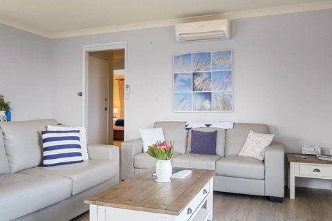 Omaroo Cottage Bruny Island - Hotel Accommodation 4