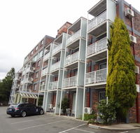 Adina Place Motel Apartments - Hotel Accommodation