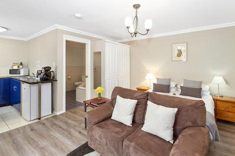 Oyster Cove Chalet - Hotel Accommodation 5