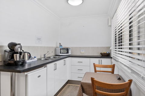 Oyster Cove Chalet - Hotel Accommodation 9