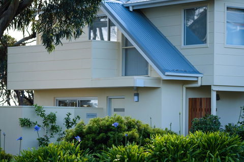 Cod Rock Point - Hotel Accommodation 1