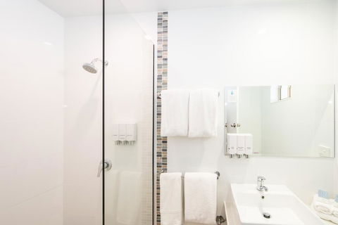 New England Motor Lodge - Hotel Accommodation 3