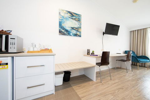 New England Motor Lodge - Hotel Accommodation 2