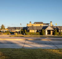 New England Motor Lodge - Hotel Accommodation